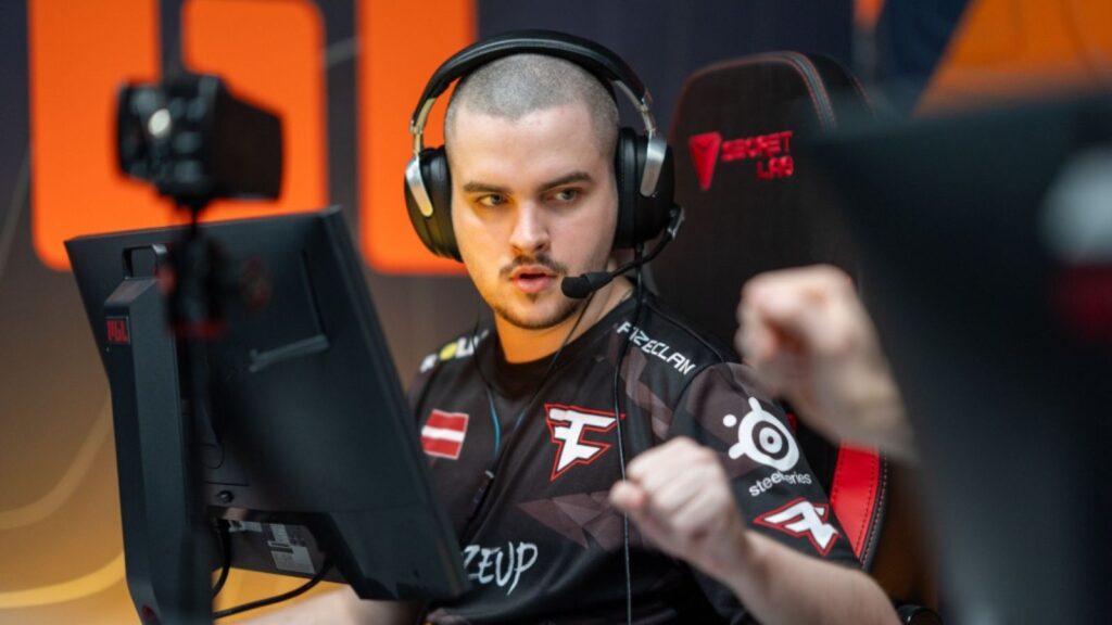 broky во время матча FaZe на турнире PGL по Counter-Strike